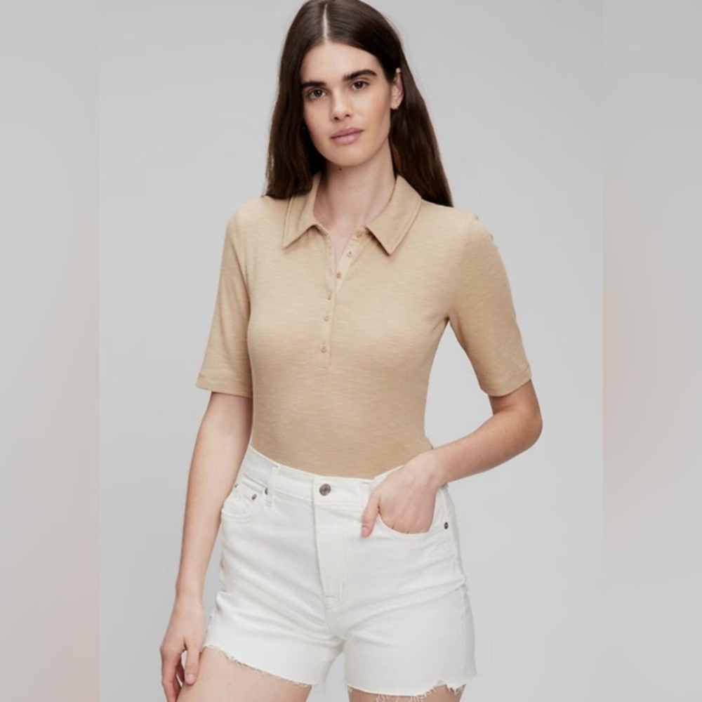 GAP Ribbed Henley Polo Tee Shirt Wicker Beige Knit Top Short Sleeve Casual